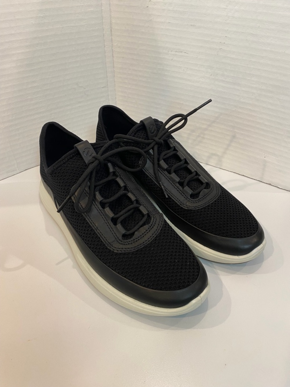 ECCO Soft 7 Runner Sneakers - Women’s US 8/EU 39